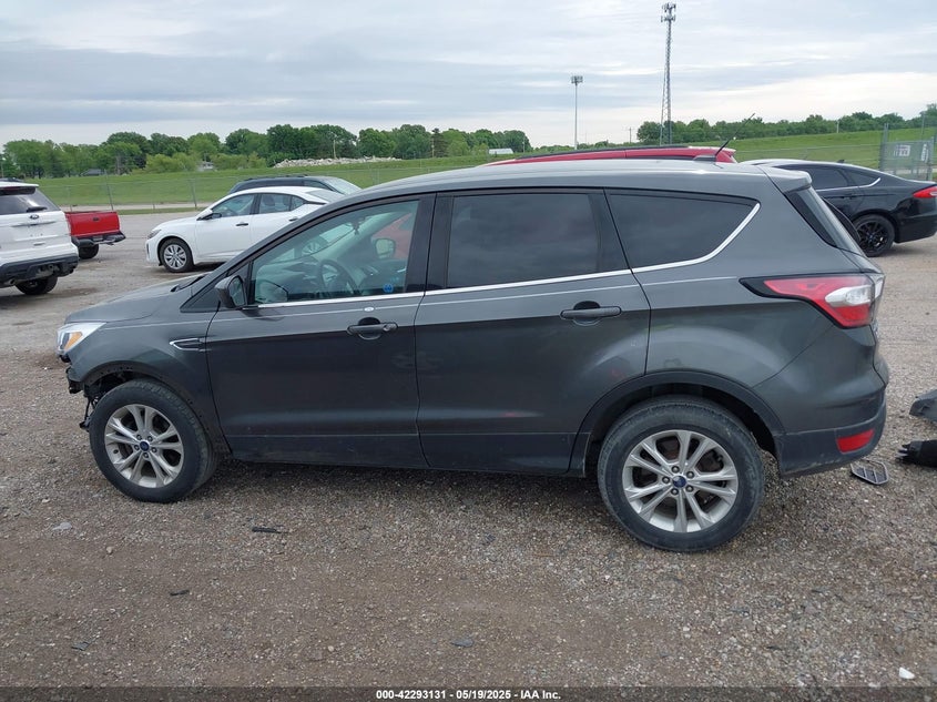 2017 FORD ESCAPE VIN: 1FMCU0GD2HUE45561