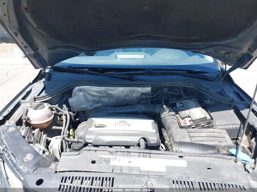 2015 VOLKSWAGEN TIGUAN VIN: WVGAV7AX4FW561281