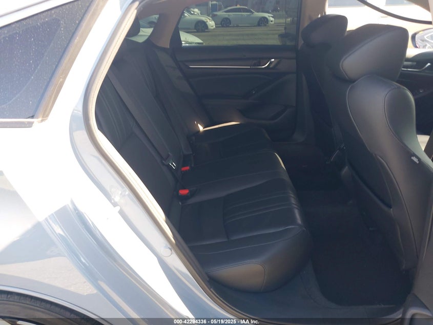 2022 HONDA ACCORD VIN: 1HGCV1F44NA082803