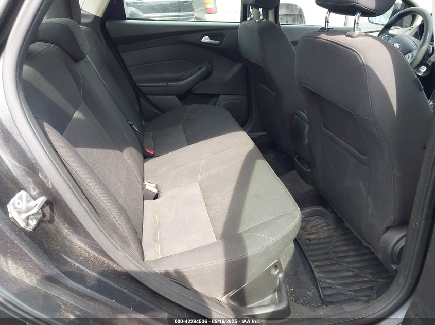 2016 FORD FOCUS VIN: 1FADP3F24GL353945
