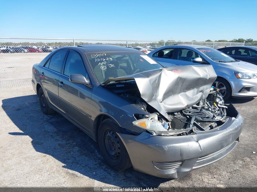 2005 Toyota Camry Le VIN: 4T1BE32K25U957736 Lot: 42295326