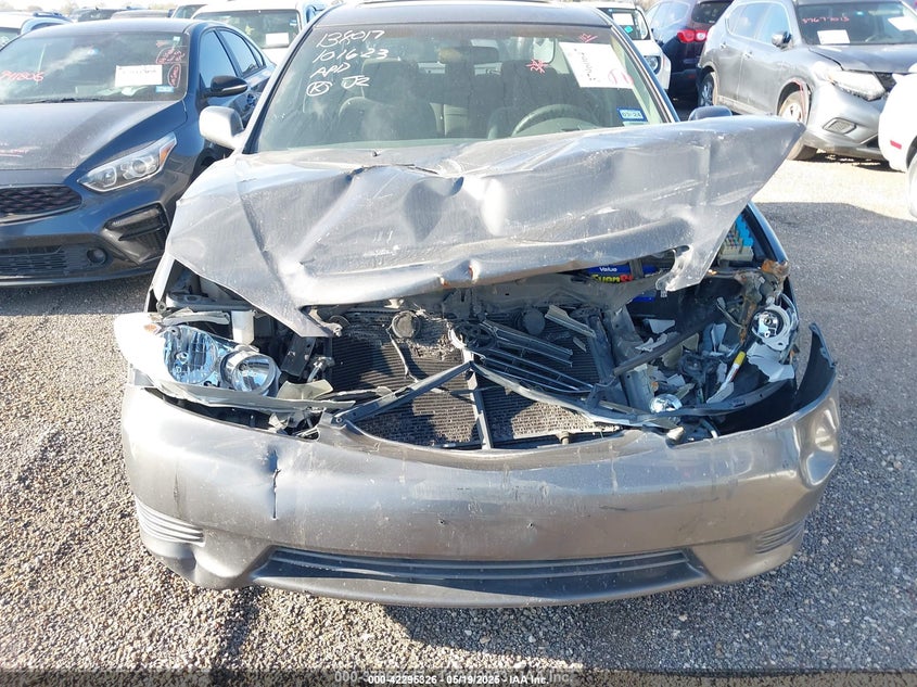 2005 Toyota Camry Le VIN: 4T1BE32K25U957736 Lot: 42295326