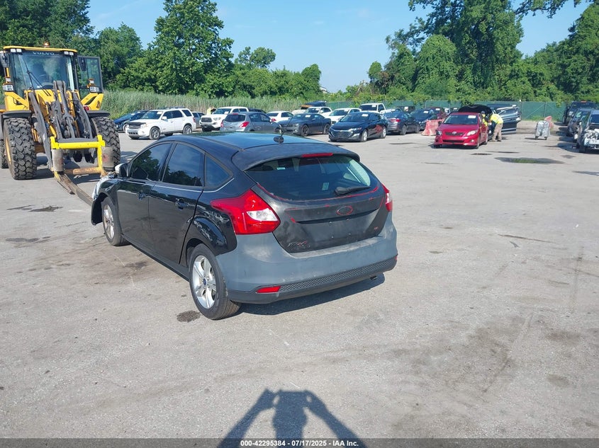 Vin: 1fadp3k26dl330443, lot: 42787588, ford focus se 20133
