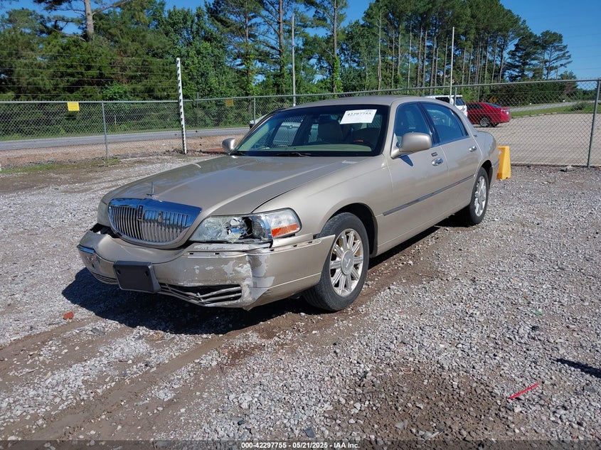 2009 Lincoln Town Car Signature Limited