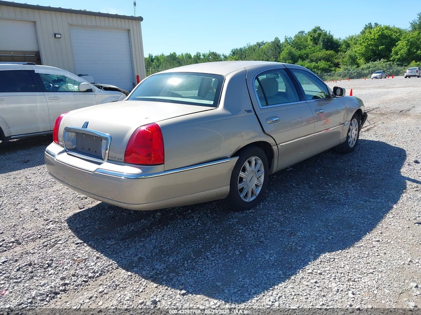 2009 Lincoln Town Car Signature Limited