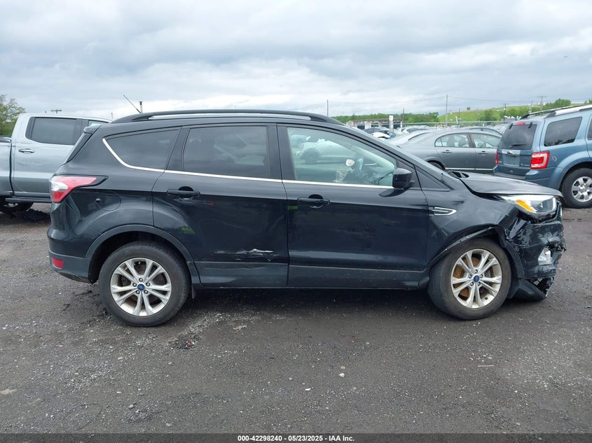 VIN 1FMCU9GD7JUB75494 2018 FORD ESCAPE SE