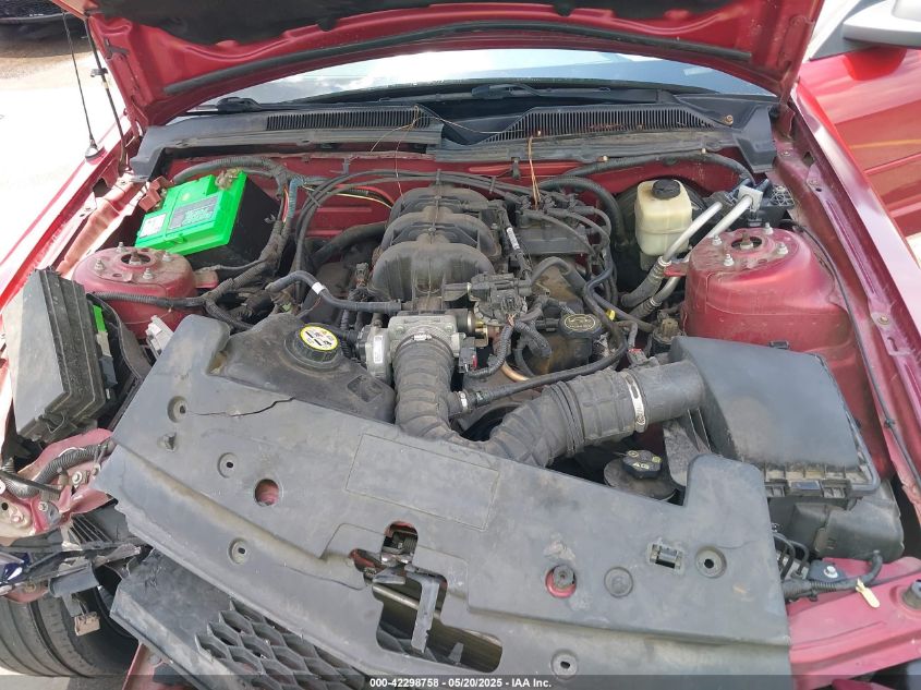 2007 Ford Mustang V6 Deluxe/V6 Premium VIN: 1ZVFT84N375262112 Lot: 42298758