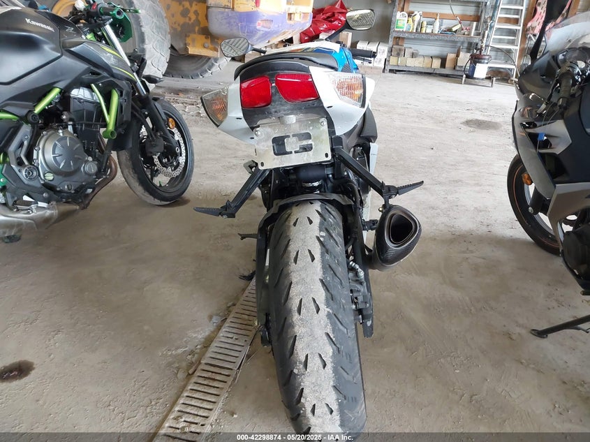 2024 SUZUKI GSX-R600 - JS1GN7FA3R7100939