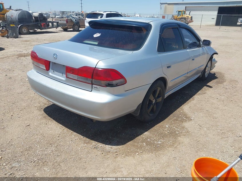 1HGCG16542A037388 2002 HONDA ACCORD photo no. 4