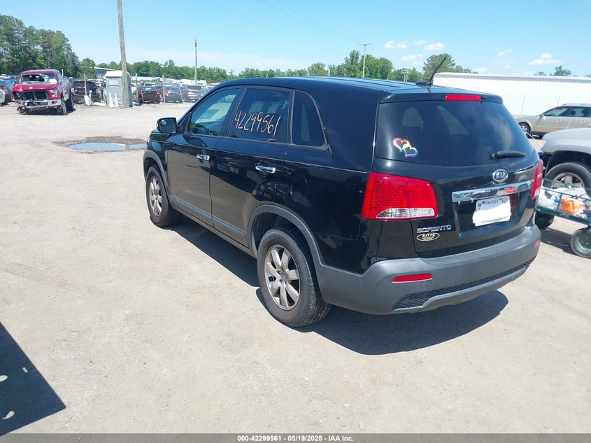 2011 KIA SORENTO VIN: 5XYKT3A11BG120590
