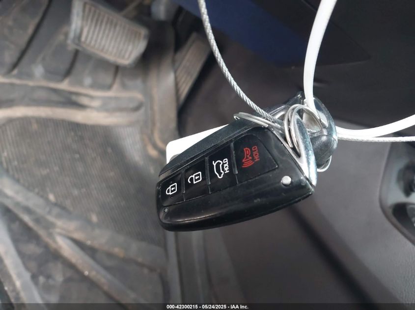 2017 Hyundai Santa Fe Se VIN: KM8SN4HF5HU172650 Lot: 42300215