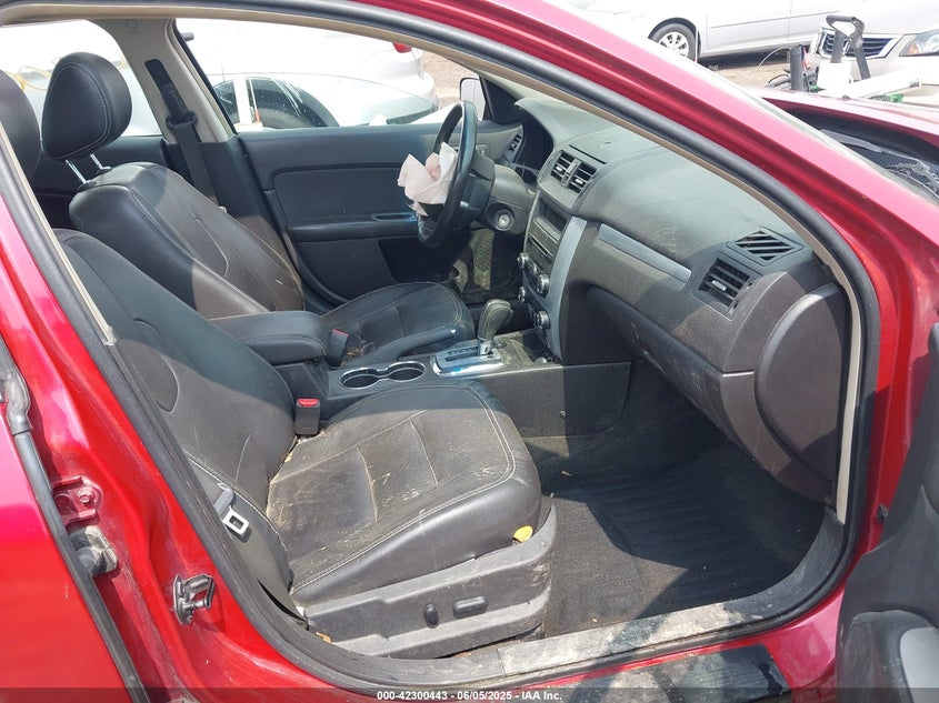 2011 FORD FUSION VIN: 3FAHP0JG9BR272937