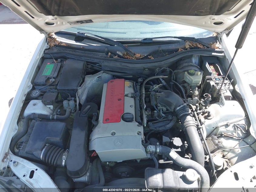 2001 Mercedes-Benz Slk 230 Kompressor VIN: WDBKK49FX1F218767 Lot: 42301070