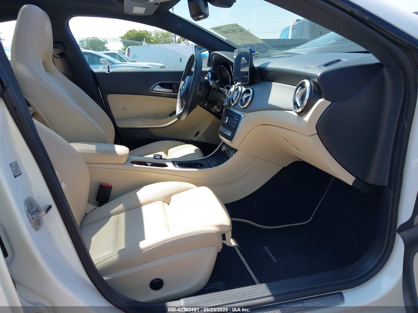 VIN WDDSJ4EB1KN726095 2019 MERCEDES-BENZ CLA 250