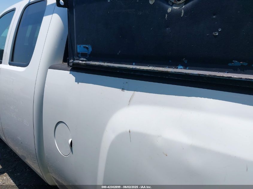 2007 Chevrolet Silverado 2500Hd Work Truck VIN: 1GCHC29K37E532415 Lot: 42302899