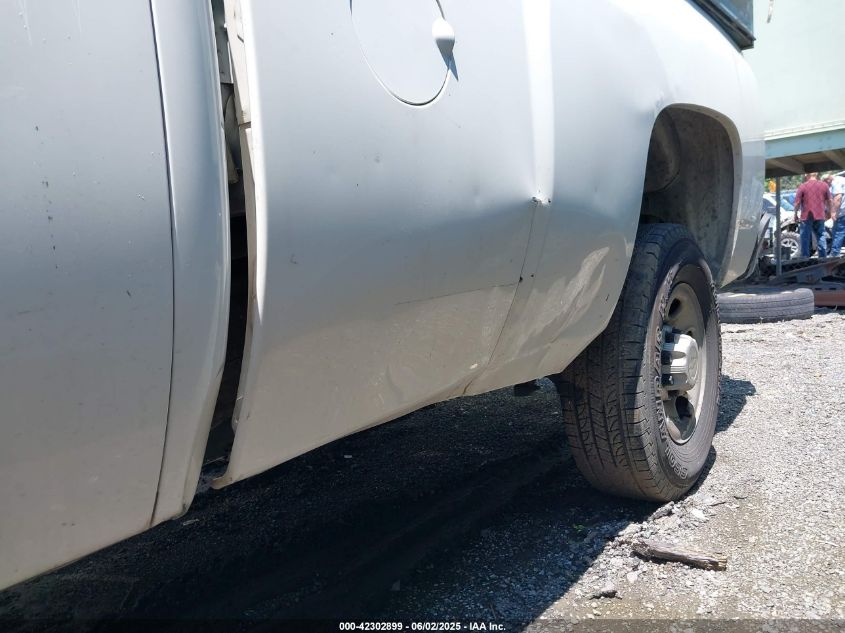 2007 Chevrolet Silverado 2500Hd Work Truck VIN: 1GCHC29K37E532415 Lot: 42302899