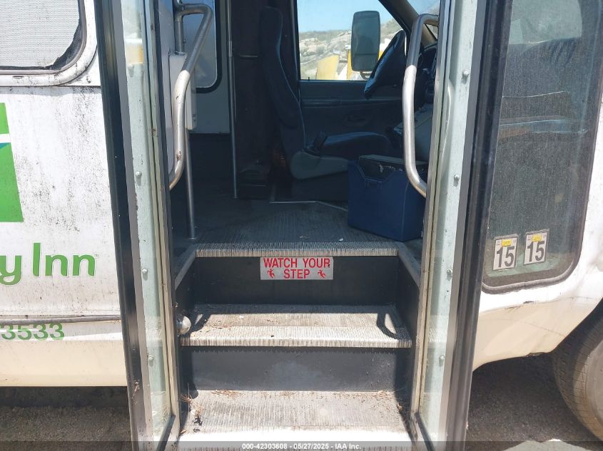 2005 Ford E-350 Cutaway Standard VIN: 1FDWE35S85HA77338 Lot: 42303608