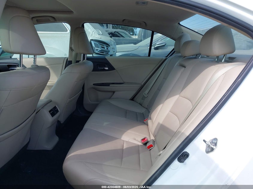 2015 HONDA ACCORD VIN: 1HGCR2F84FA025113