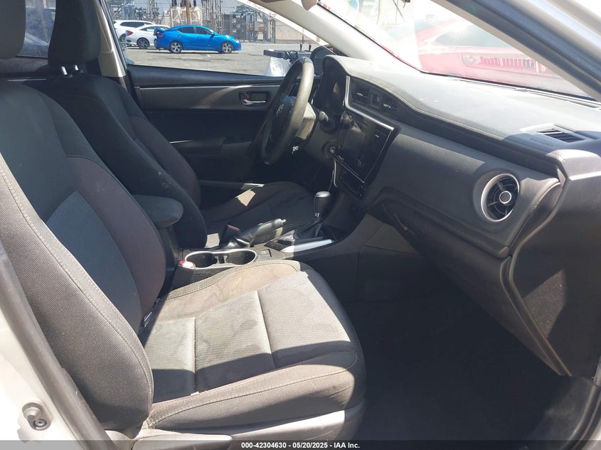 2017 TOYOTA COROLLA L/LE/SE/SE SPECIAL EDITION/XLE/XSE - 5YFBURHE9HP696053