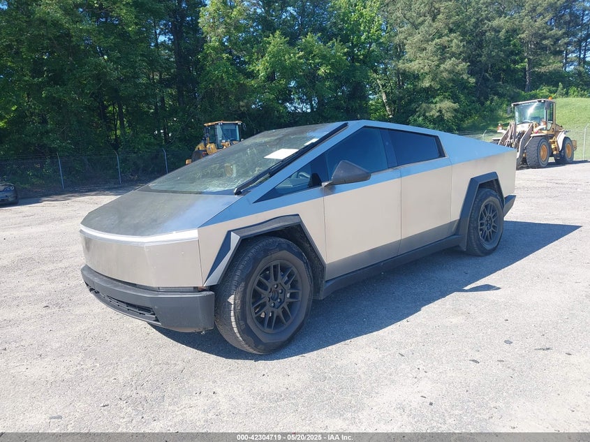 2025 TESLA CYBERTRUCK auction photo 2
