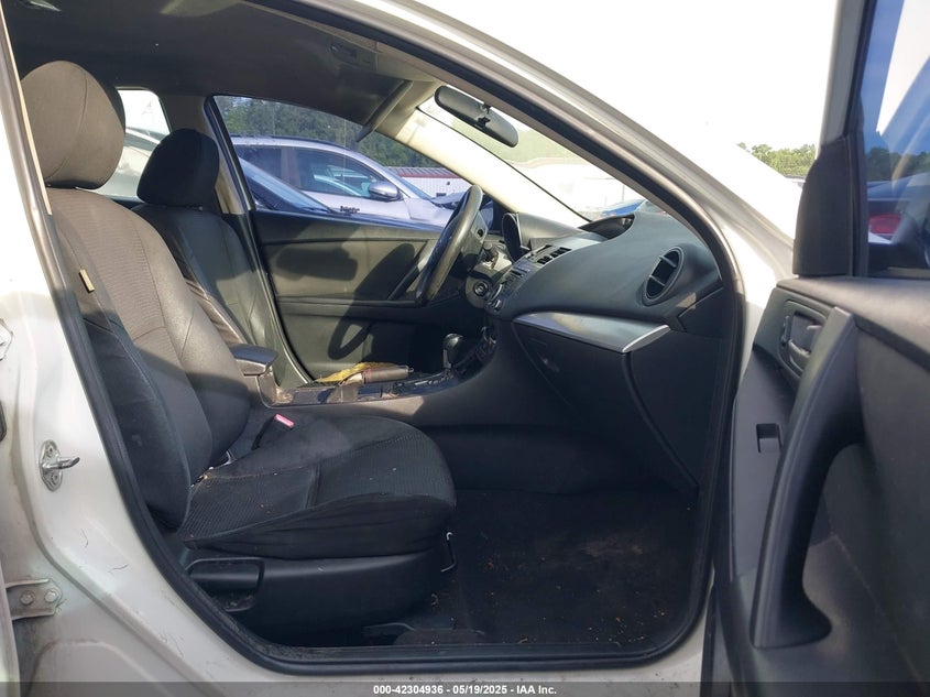2013 MAZDA MAZDA3 VIN: JM1BL1U77D1789745