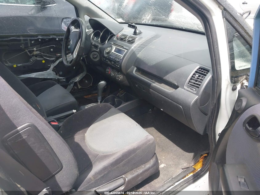 2007 HONDA FIT VIN: JHMGD38657S024112