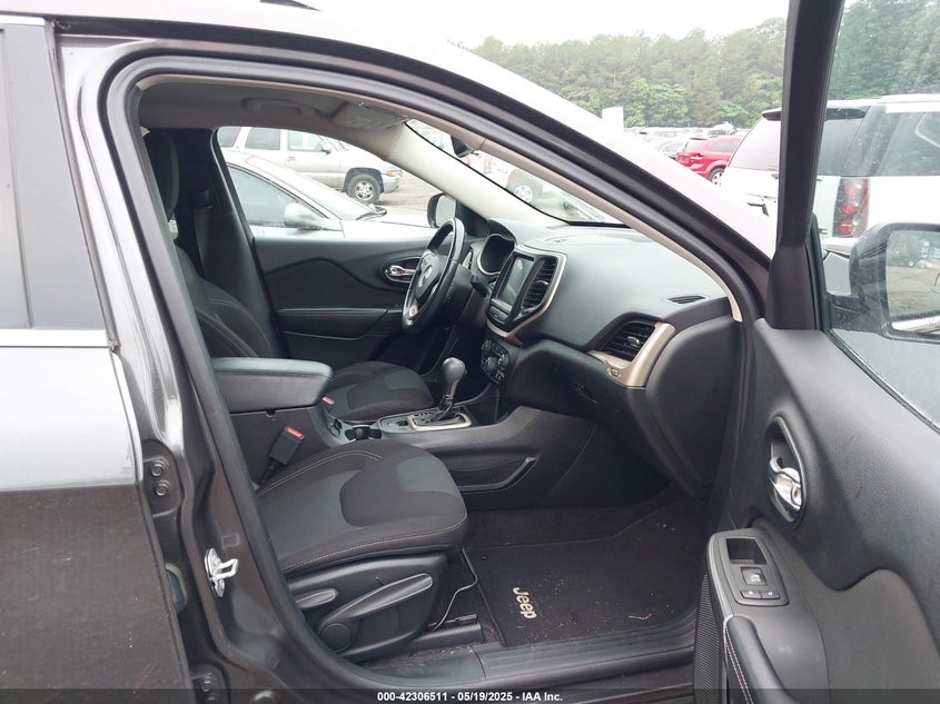 2017 JEEP CHEROKEE VIN: 1C4PJLCB6HW542030