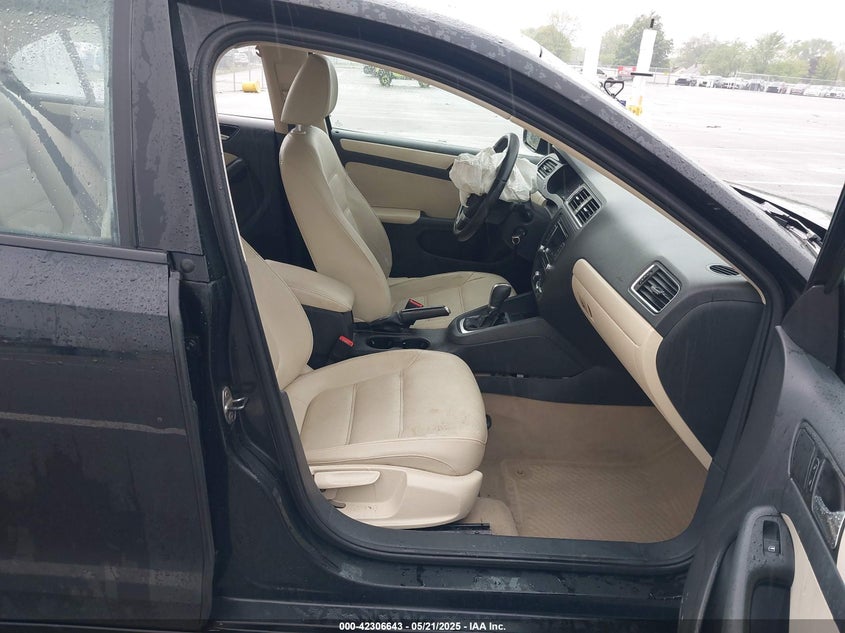2011 VOLKSWAGEN JETTA VIN: 3VWDX7AJ7BM304372