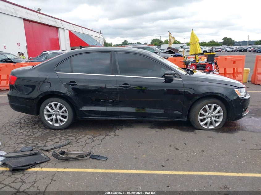 2013 VOLKSWAGEN JETTA 2.5L SE - 3VWDP7AJ1DM250490