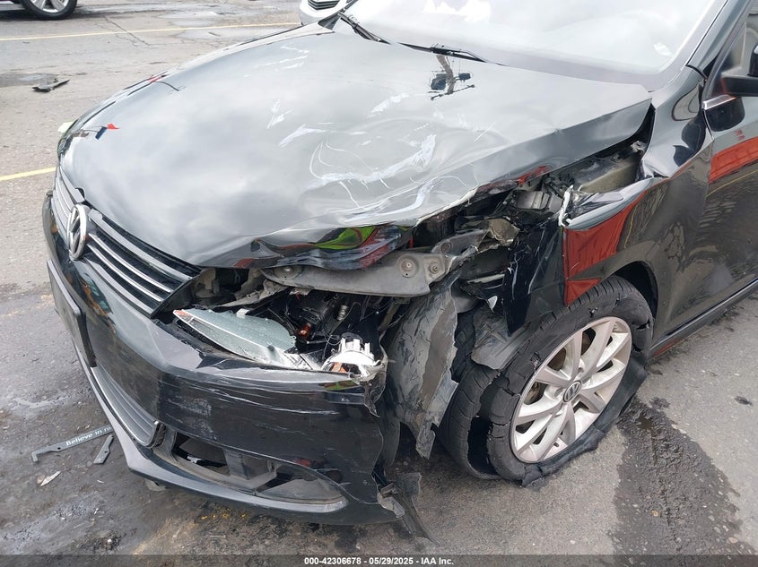 2013 VOLKSWAGEN JETTA 2.5L SE - 3VWDP7AJ1DM250490