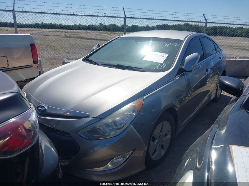 2012 HYUNDAI SONATA HYBRID auction photo 2
