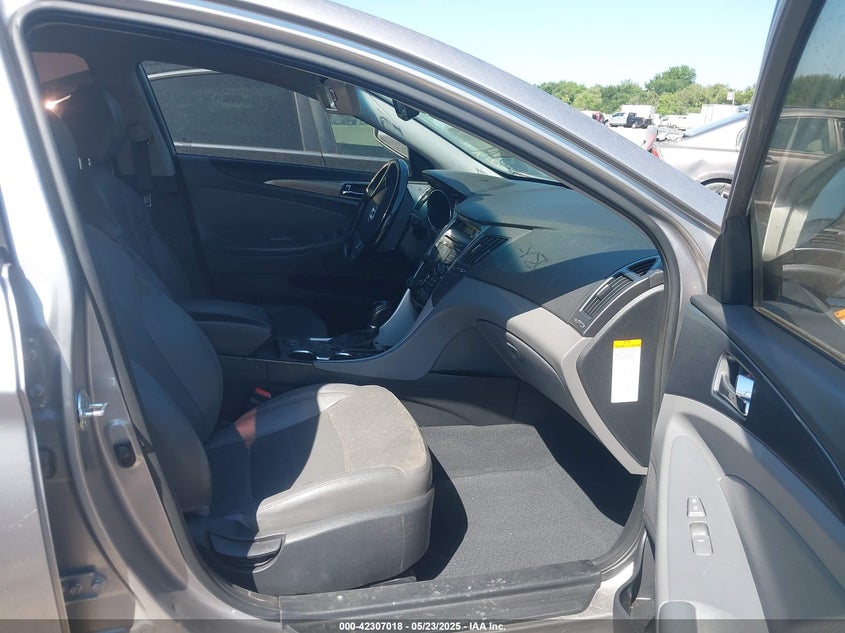 2012 HYUNDAI SONATA HYBRID auction photo 5
