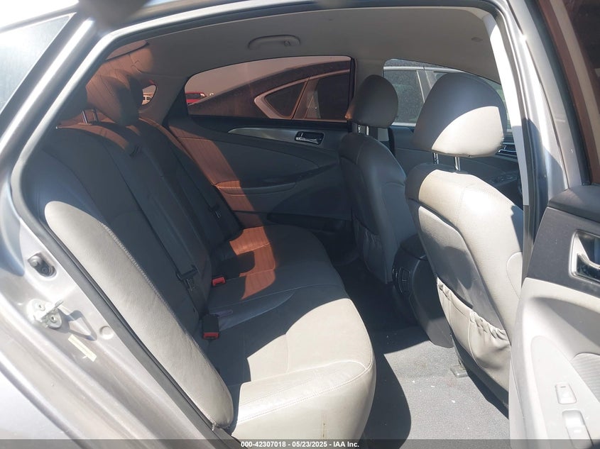 2012 HYUNDAI SONATA HYBRID auction photo 8