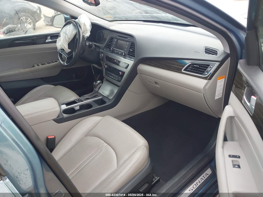 2016 HYUNDAI SONATA VIN: KMHE34L12GA016984