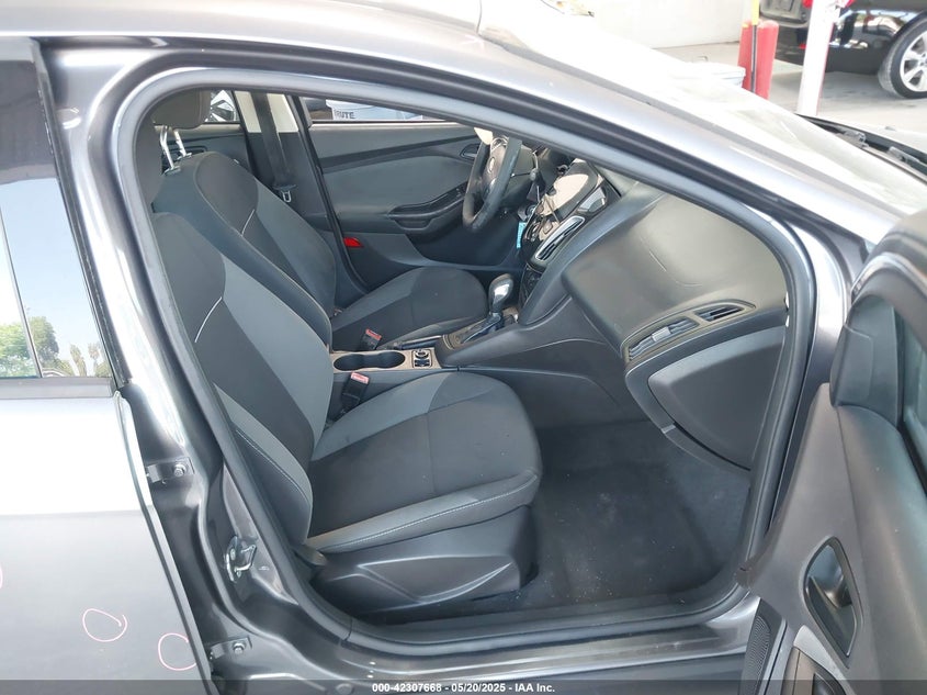 2013 FORD FOCUS VIN: 1FADP3E26DL187358