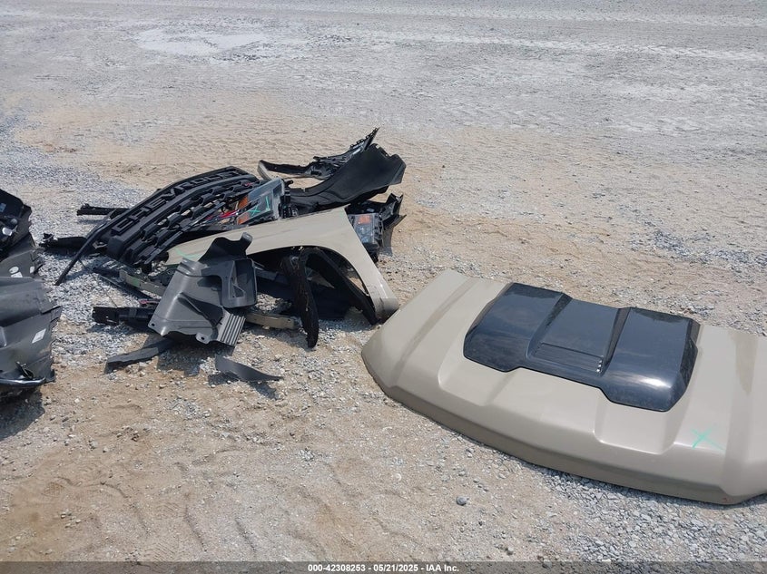 2022 CHEVROLET SILVERADO 1500 4WD  SHORT BED CUSTOM TRAIL BOSS - 3GCPDCED1NG639300