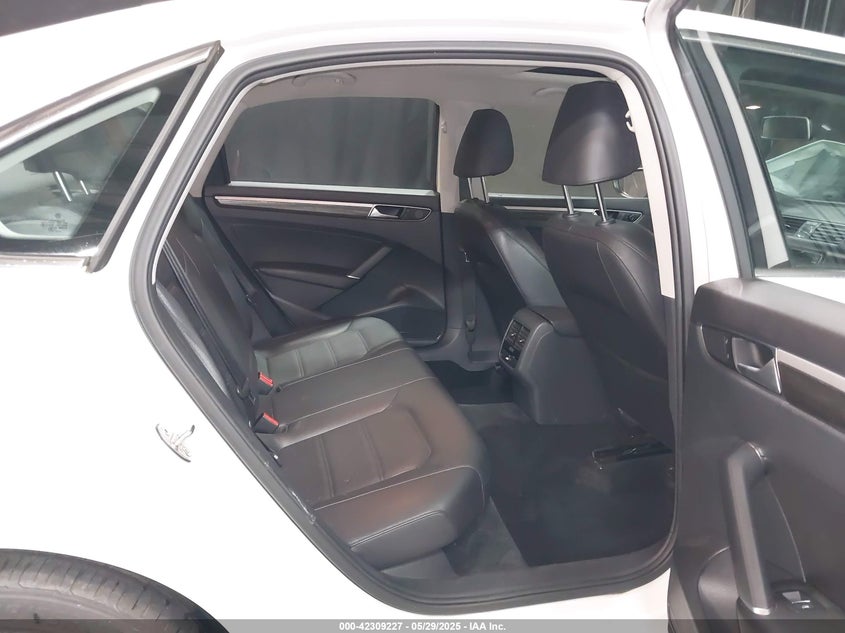 2016 VOLKSWAGEN PASSAT 1.8T SE - 1VWBT7A3XGC016701