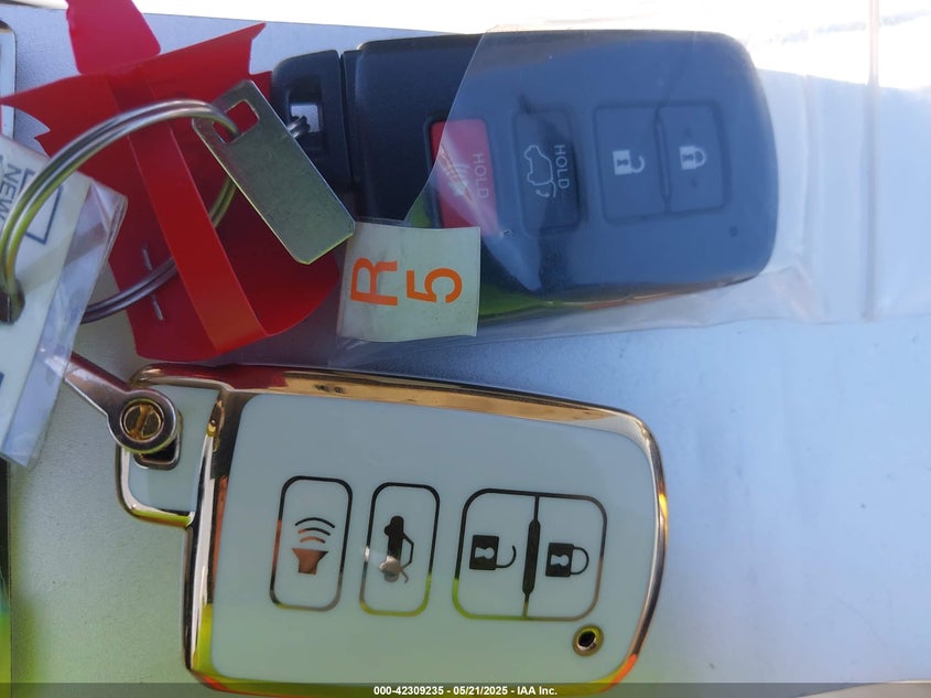 2018 TOYOTA RAV4 HYBRID XLE - JTMRJREV8JD241375