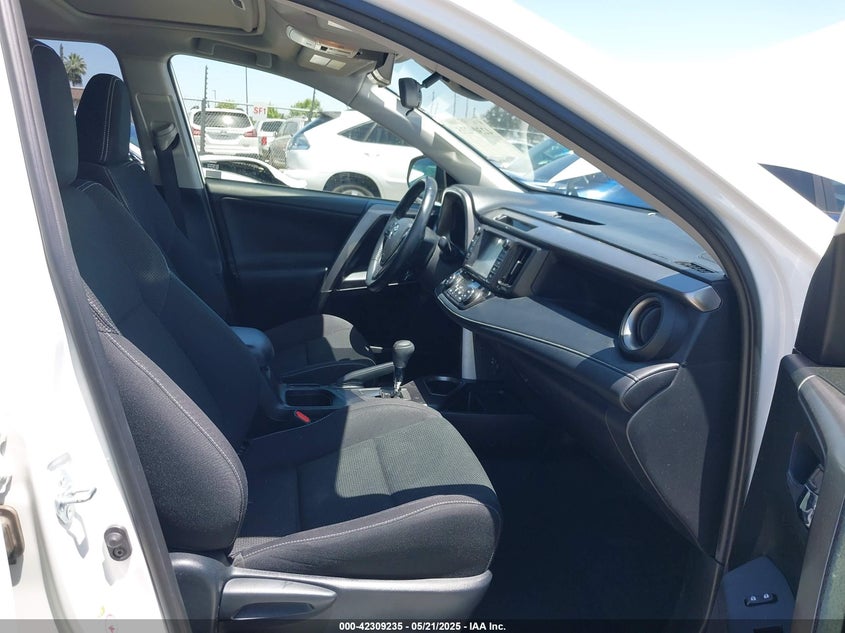 2018 TOYOTA RAV4 HYBRID XLE - JTMRJREV8JD241375