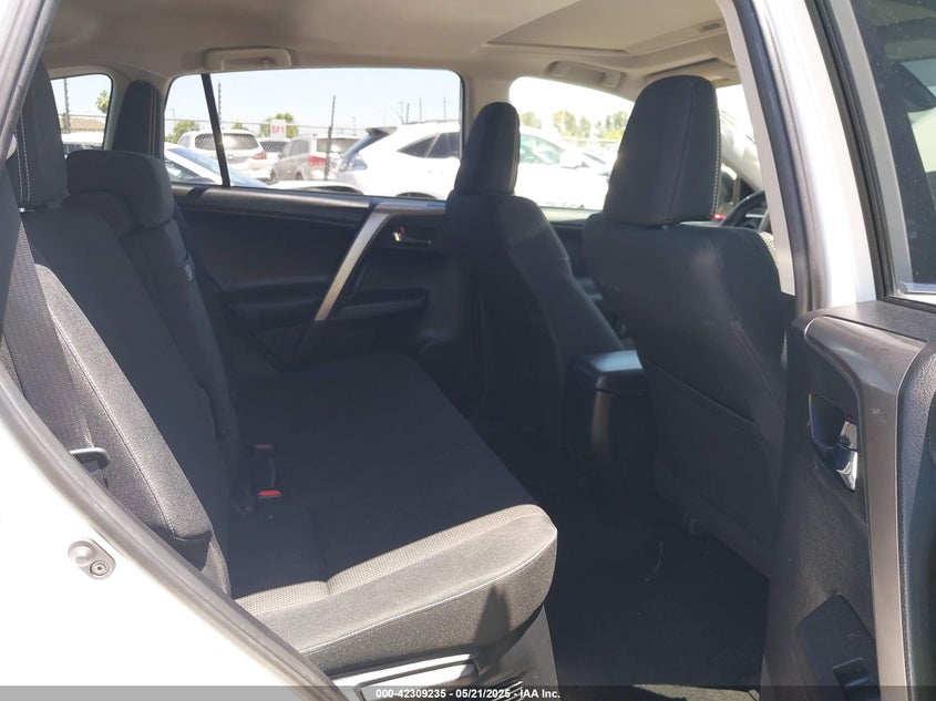 2018 TOYOTA RAV4 HYBRID XLE - JTMRJREV8JD241375