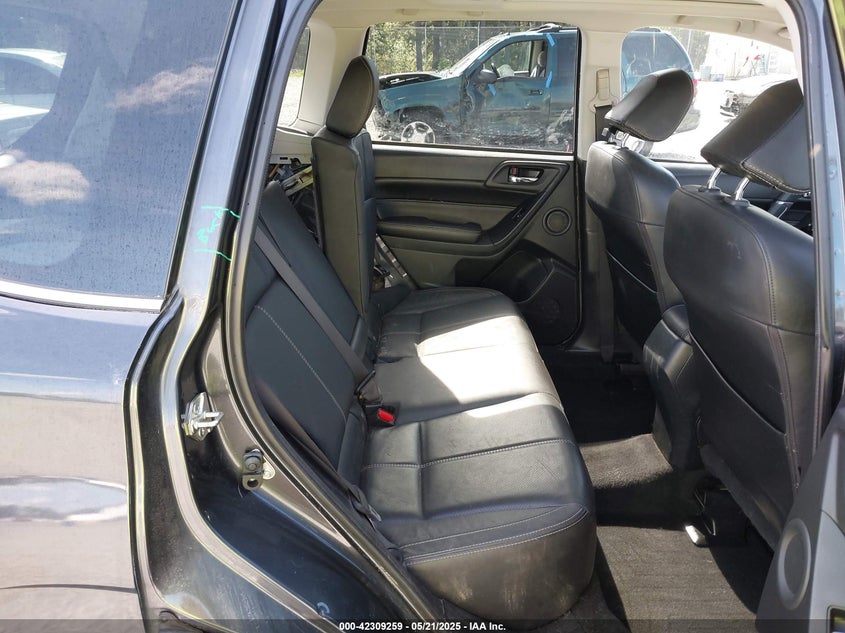 VIN JF2SJAWC6JH608722 2018 SUBARU FORESTER 2.5I TOURING
