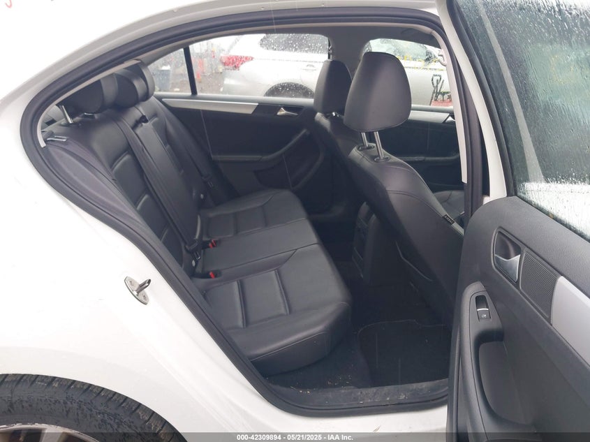 2014 VOLKSWAGEN JETTA VIN: 3VWD17AJ5EM417940
