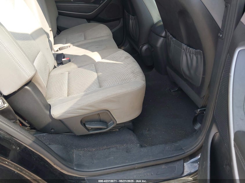 2016 HYUNDAI SANTA FE VIN: KM8SM4HF0GU140383