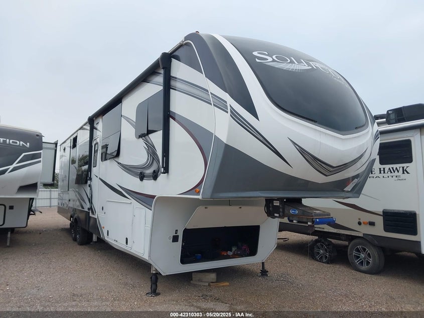 2022 GRAND DESIGN FIFTH WHEEL  (VIN: 573FS442XNAA11673)