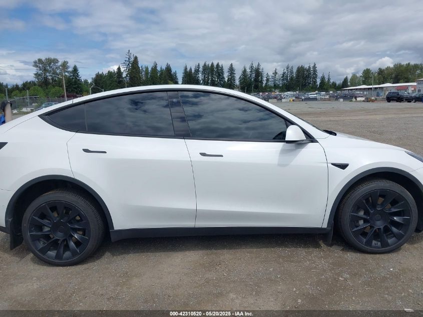 2022 Tesla Model Y Long Range Dual Motor All-Wheel Drive VIN: 7SAYGDEE9NF494901 Lot: 42310520