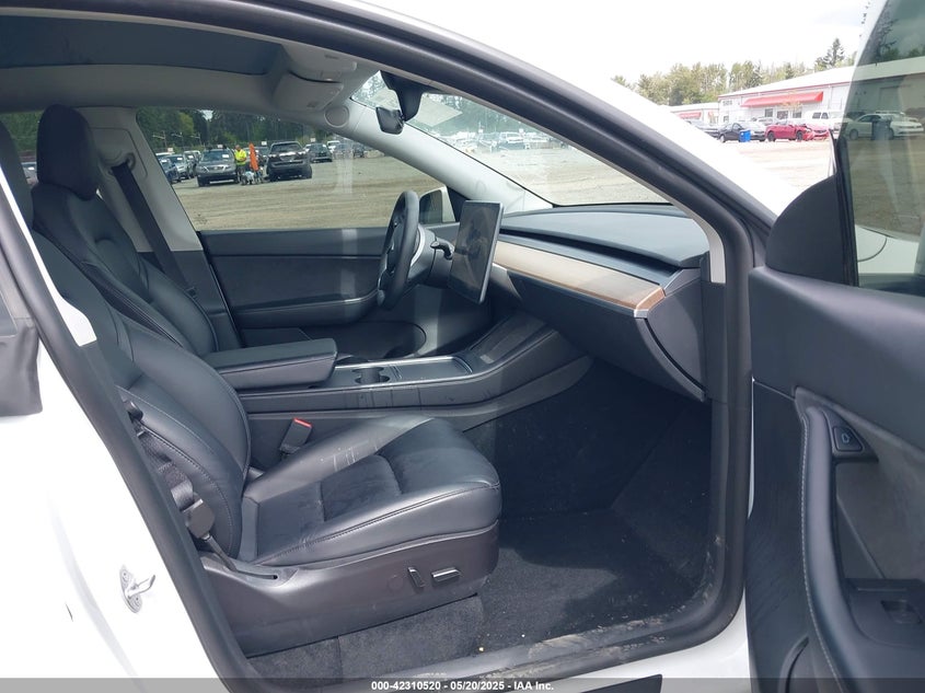 2022 TESLA MODEL Y U   U(VIN: 7SAYGDEE9NF494901