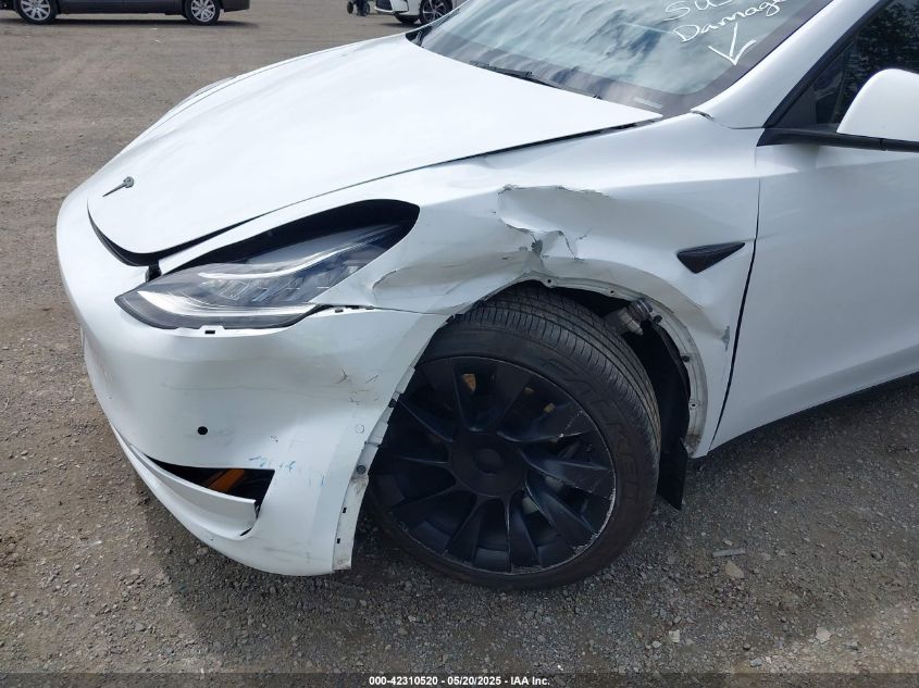 2022 Tesla Model Y Long Range Dual Motor All-Wheel Drive VIN: 7SAYGDEE9NF494901 Lot: 42310520