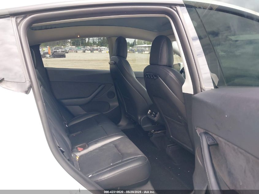 2022 Tesla Model Y Long Range Dual Motor All-Wheel Drive VIN: 7SAYGDEE9NF494901 Lot: 42310520