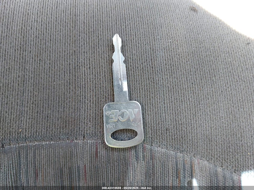 1999 Ford F-350 Lariat/Xl/Xlt VIN: 1FTSW31F1XEB34749 Lot: 42310559