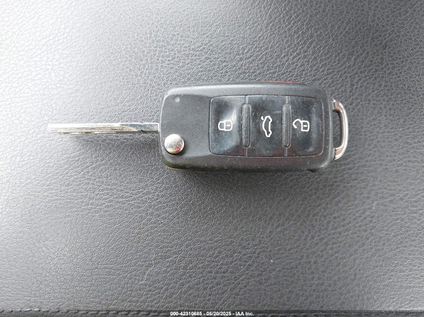 2015 VOLKSWAGEN PASSAT VIN: 1VWAS7A36FC022590